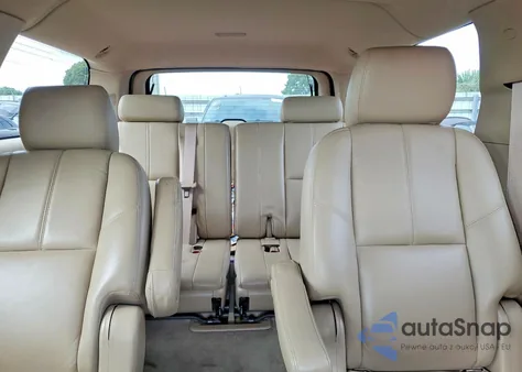 2011 Chevrolet Suburban C1500 Lt z USA, uszkodzony, nr VIN 1GNSCJE02BR265846